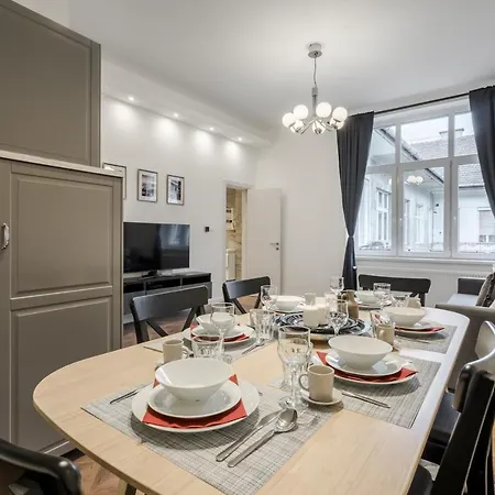 Bpr Sirius With A/c Apartament