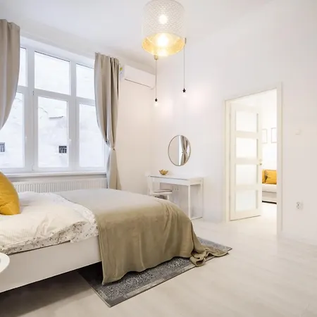 Bpr Sirius With A/c Apartment *