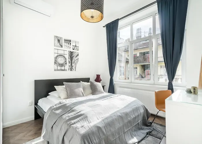 Bpr Sirius With A/c شقة *