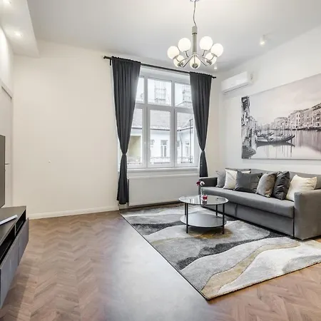 Bpr Sirius With A/c Apartment